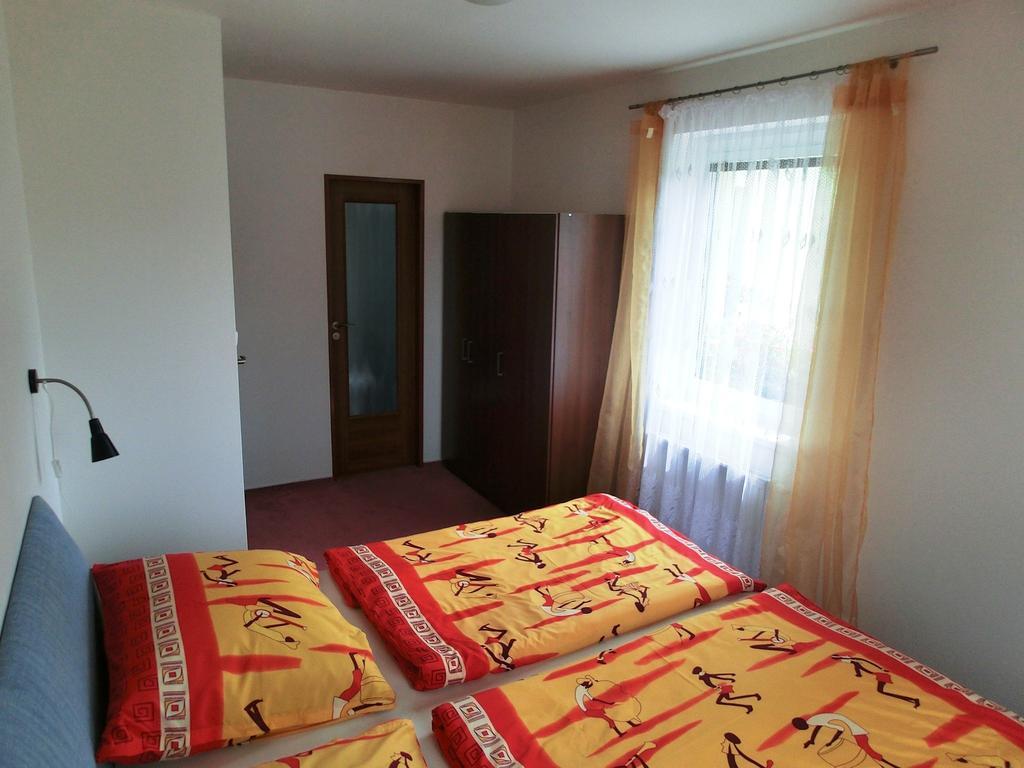 Vila Evicka Sobotka Rum bild