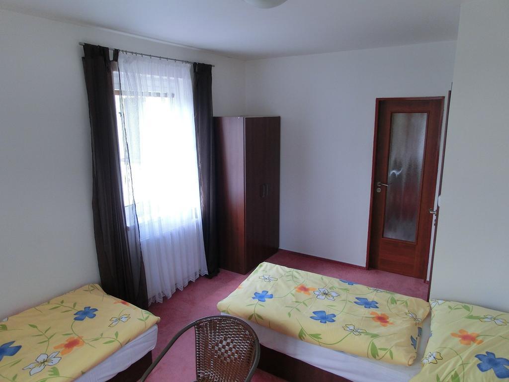 Vila Evicka Sobotka Rum bild